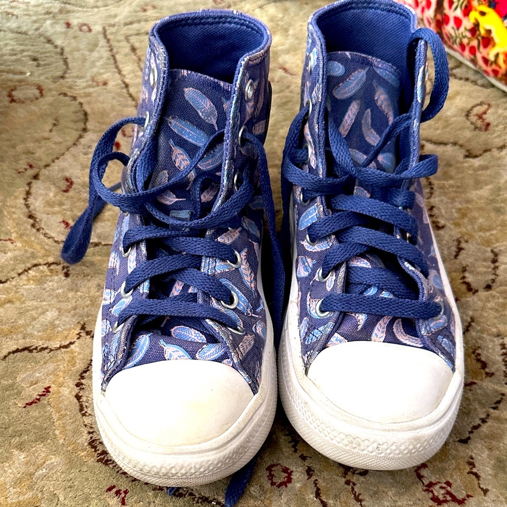 Converse Kids Blue Feather Print high-tops. Like new.